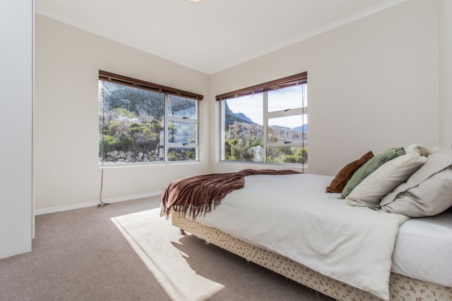 To Let 6 Bedroom Property for Rent in Bettys Bay Western Cape